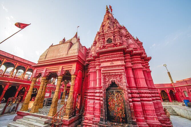 Full Day Varanasi City Tour with Sarnath and Evening Ganga Aarti - Dasaswamedh Ghat Evening Aarti: The Ceremony Builds as Night Falls