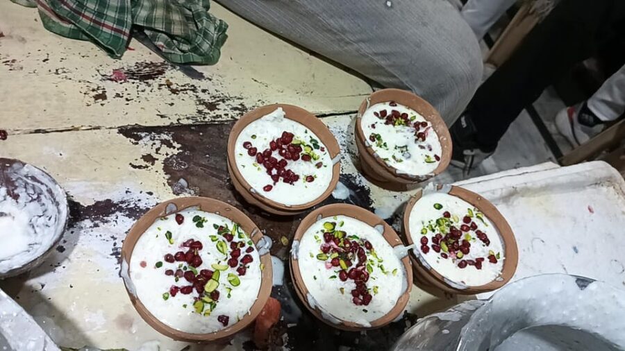 Ganga Aarti with Street Food Tour of Varanasi - Dashashwamedh Ghat Ganga Aarti: Seeing the Ceremony Without the Stress