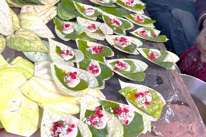 Ganga Arati with Street Food Tour of Banaras - Starting at Dasaswamedh Ghat: the smart way to do evening Varanasi