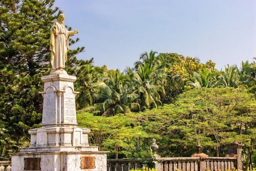 Goa: Old Goa Churches and Spiritual Walk - Sé Cathedral: The Scale Moment That Reframes Old Goa