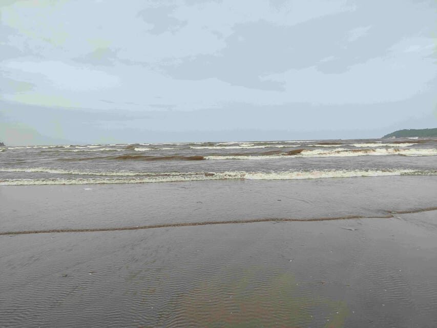 Goa: SIC South Goa Sightseeing Tour - Miramar Beach and Dona Paula: Sea Air Between Cultural Stops