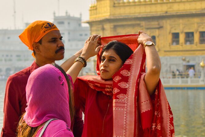 Golden Temple Guided Tour (Planet Amritsar Inc.) - Golden Temple entrance briefing: how to behave and what to notice