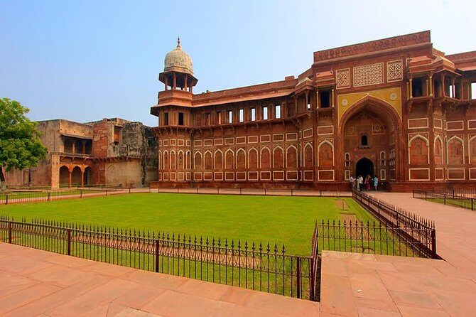 Golden Triangle Jaipur, Agra and delhi (05 Nights & 06 Days) - Old Delhi bazaars and the classic Delhi mix on Day 5