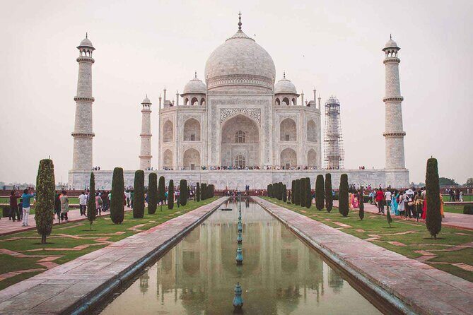 Golden Triangle: Private Delhi Agra Jaipur Tour 3 Nights 4 Days - Private guides and drivers: what the best team actually does