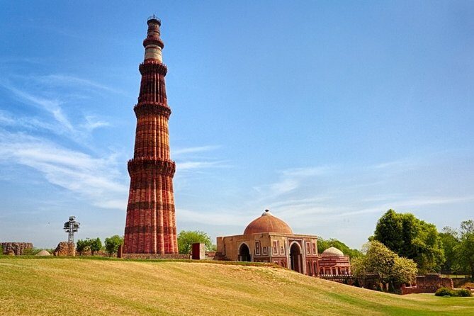 Golden Triangle Tour 2 Nights 3 days{Taj Mahal at Sunrise} - Day 3 Amer Fort area: City Palace, Jantar Mantar, Hawa Mahal and Jal Mahal