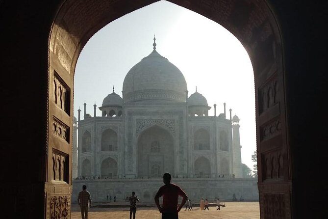 Golden Triangle Tour 4 Nights 5 Days - Fatehpur Sikri and Jaipur’s royal science: two very different styles