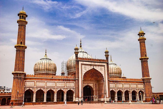 Golden Triangle Tour by an AC private cab at disposal for 5 Days - Markets plus Fatehpur Sikri: adding texture beyond the Golden Triangle icons