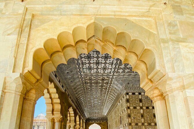 Golden Triangle Tour in India - Amber Fort, City Palace, Jantar Mantar, Hawa Mahal