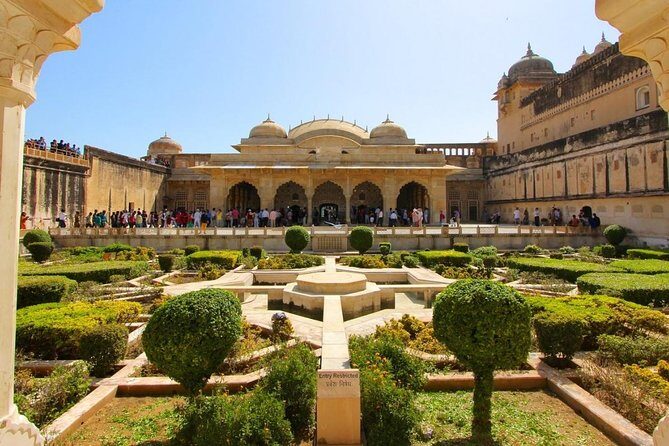 Golden Triangle Tour with Kerala - Fatehpur Sikri and Jaipur: Mughal power to Rajput spectacle