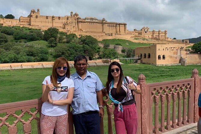Golden Triangle Tours - India Gate, Lotus Temple, and Jama Masjid: big mood shifts that work