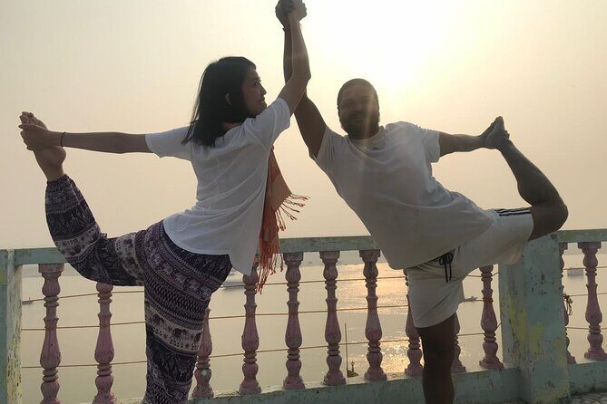 Group Yoga Class with Siddharth from Beginner to Advance - What Happens During the Session (And Why Each Part Helps)