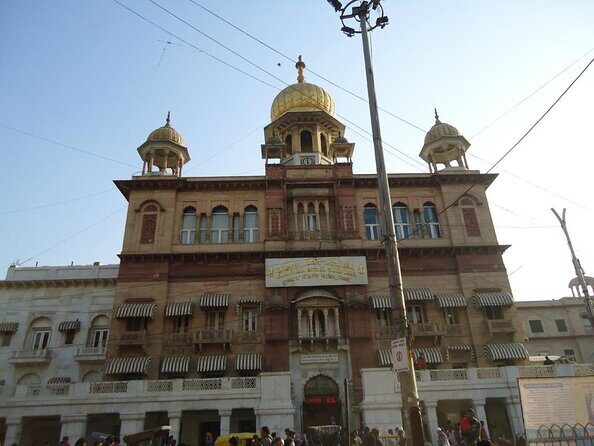Guided 3‑hour rickshaw ride through Old Delhi with transfers - Key Things You’ll Notice on This Old Delhi Rickshaw Tour