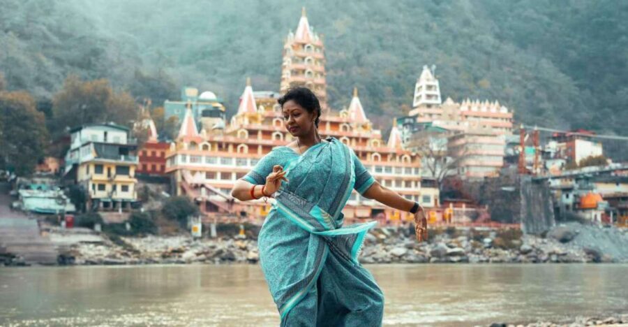 Guided Ashram Walk Tour in Rishikesh with a local - The Ganga Aarti finish: what you’re really watching for