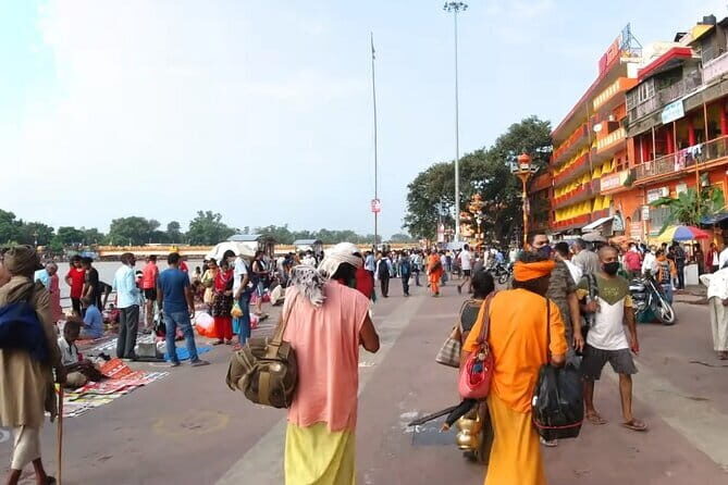 Guided Haridwar Walk with Ghats & Evening Ganga Aarti - Bara Bazar and the hidden Shiva temple stop you don’t want to miss