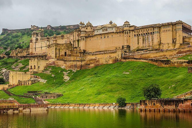 Guided Jaipur Tour by Day & Night with Traditional Indian Dinner - Hotel pickup, A/C minivan, and the day-to-night “flow”