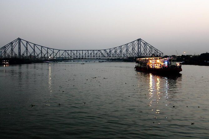 Guided Kolkata Sightseeing Trip by Car, Walk & Sunset Cruise Excursion Trip - Victoria Memorial Hall: Start Big, Start Bright