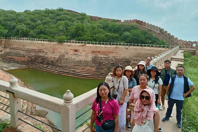 Guided Nahargarh Bicycle Tour with Food Tasting - Govind Devji Temple: laughing yoga, then real devotion