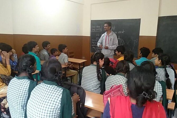 Guided Walk through Bengaluru's Ejipura Slums - Swabhimaan Community Center: tuition and after-school programs