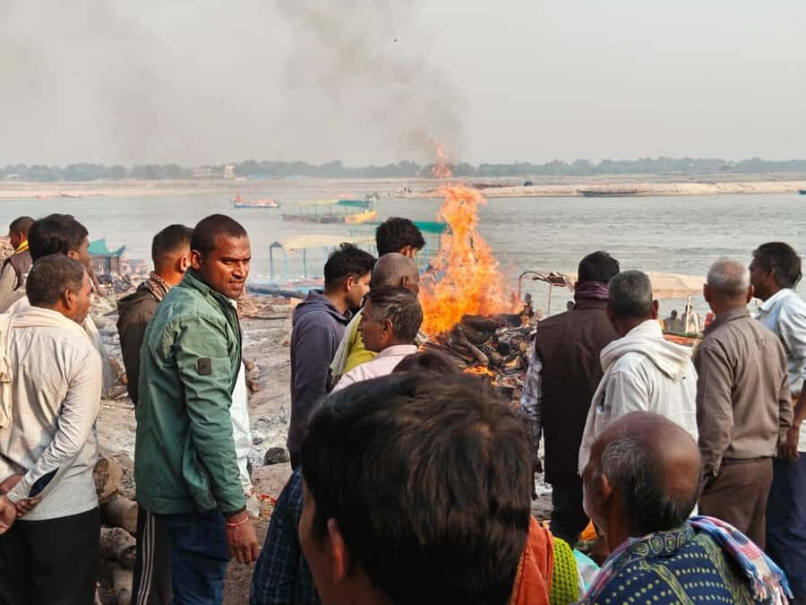 Guided Walking Tour of Ghats and Galis of Varanasi - Manikarnika Ghat: A Working Cremation Ground, Seen with Respect