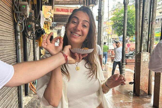 Half Day Cultural and Foodie Old Delhi Tour - Getting Oriented in Old Delhi: Metro to Chandni Chowk