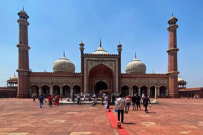 Half-Day Premium Classic Old Delhi Cycling Tour - Unity in Diversity - Gear, bikes, and the Bike Tribe safety setup
