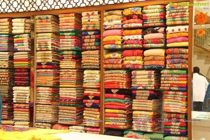 Half Day Private Delhi Shopping Tour With Female Consultant - Pickup, driver, and the comfort factor in Delhi traffic
