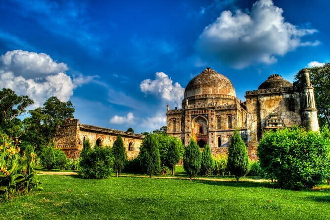 Half Day Private New Delhi City Tour - India Gate: a quick stop with real meaning