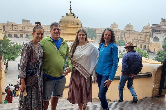 Half Day Private Tour of Jaipur - Hawa Mahal stops fast, but the guide makes it click