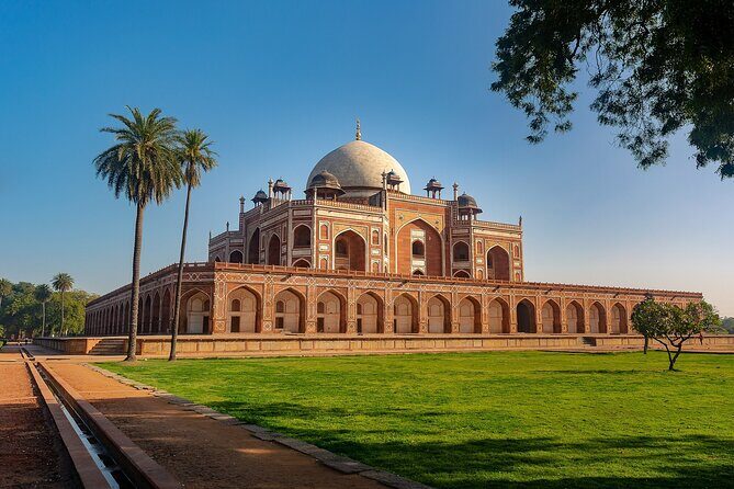 Half-Day Tour Of Qutb Minar, Humayun Tomb and Agrasen Ki Baoli - India Gate on Rajpath: A Fast Stop That Still Lands