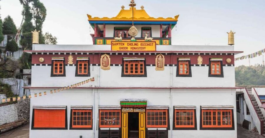 Heritage & Cultural Walk of Darjeeling (2 Hours Guided Tour) - Old lanes, markets, and conversations that make Darjeeling feel human