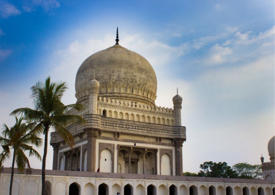 Heritage & Cultural Walk of Hyderabad (2 Hours Guided Tour) - Hidden lanes and small-group pace: why this tour works in 2 hours