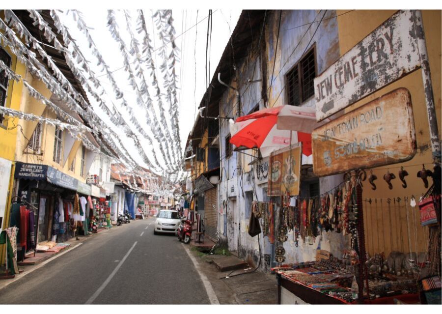 Heritage & Cultural Walk of Kochi (2 Hours Guided Tour) - Kashi & Hall Art Cafe and Market Street Browsing