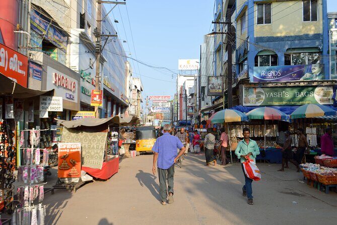 Heritage & Cultural Walk of Madurai (2 Hours Guided Walking Tour) - Market streets, craft stalls, and everyday Madurai food culture