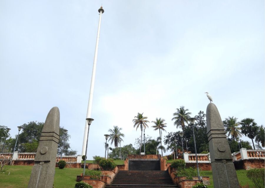 Heritage & Cultural Walk of Trivandrum Guided Walking Tour - Men of the Indian Army memorial and St. Joseph’s Cathedral in Palayam