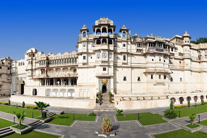 Heritage & Cultural Walk of Udaipur (2 Hours Guided Walking Tour) - City Palace: balconies, towers, and cupolas you can actually track on foot