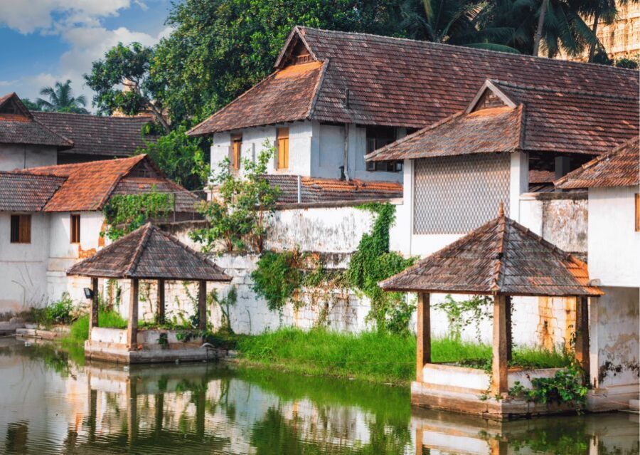 Heritage Trivandrum Photography Walk Tour With Tuk Tuk Ride - Padmatheertha Pond: A Calm Photo Stop With a Strong Sense of Place