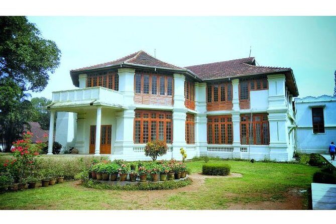 Hill Palace Museum With Local Style Lunch - Kerala-style lunch and chai with local chai wallas