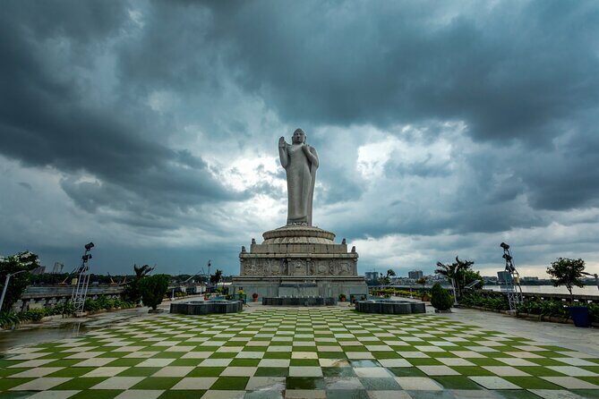 Hussain Sagar Lake Private Walking Tour in Hyderabad - Why start at 6:00 pm on Hussain Sagar