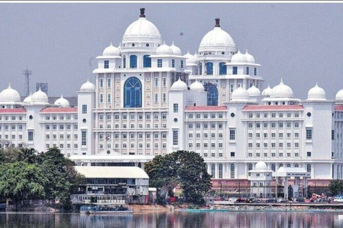 Hussain Sagar Lake Private Walking Tour in Hyderabad - Telangana State Secretariat lights: architecture that changes at night