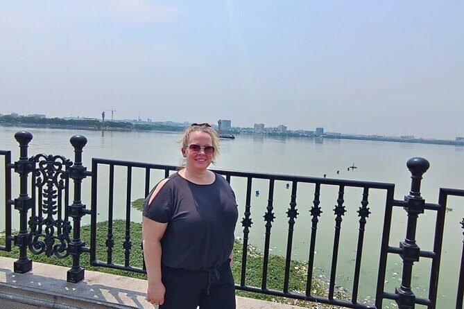 Hussain Sagar Lake Private Walking Tour in Hyderabad - Buddha statue and Lumbini Park: monolith scale and a calm counterpoint