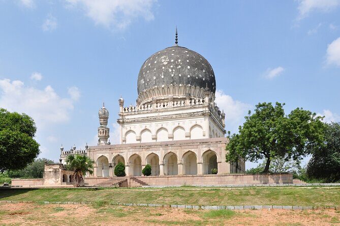 Hyderabad Full-Day City Tour by Car with Guide & Entry Fee Option - Stop 1: Golconda Fort—granite walls and Qutb Shahi power