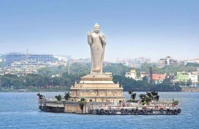 Hyderabad Private Full-day Sightseeing Tour - Laad Bazaar to Chowmahalla Palace: trade skills and Nizam-era power