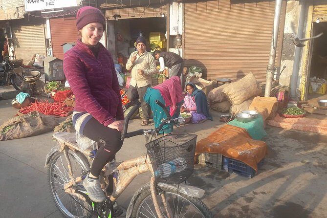 I Bike Inside Jaipur - The Pink City flower and vegetable market: where color meets work