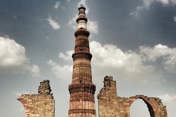 Incredible Rajasthan with Taj Mahal Tour - Entering Delhi: Qutub Minar, Humayun’s Tomb, and Old Delhi by Rickshaw