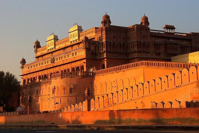 Incredible Rajasthan with Taj Mahal Tour - Udaipur’s Lakeside Day: City Palace, Boat Ride, and the Evening Mood