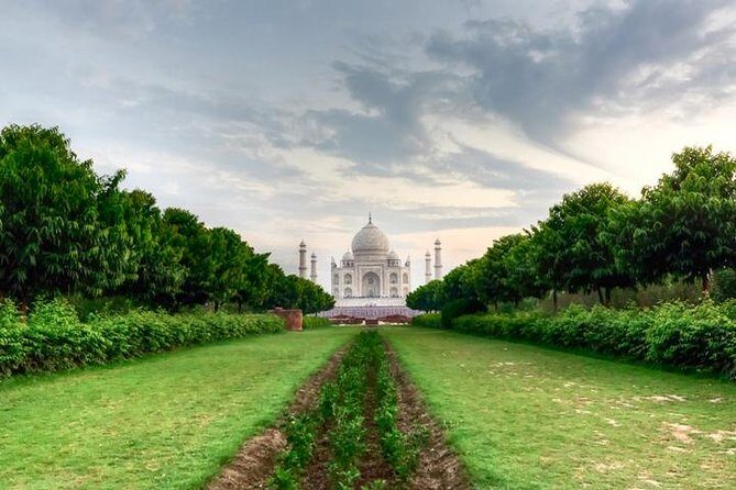 India Himalayas foothills & Golden Triangle 12 Days - Delhi in two focused days: markets, mosques, tombs, and the classic landmarks