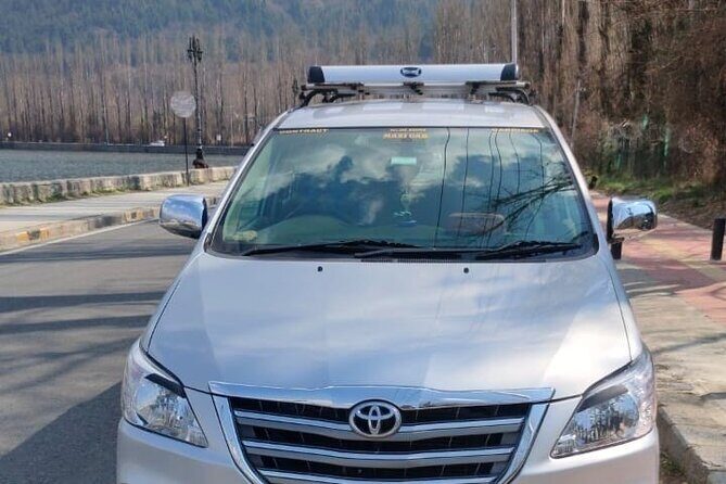 Innova To and Fro Pvt. Airport Transfer from Srinagar / Dal Lake - Comfort Details That Matter in Kashmir Weather