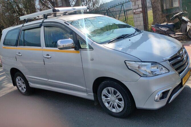 Innova To and Fro Pvt. Airport Transfer from Srinagar / Dal Lake - What You Get in the Car: Wi‑Fi, AC/Heater, and Tech That Actually Helps