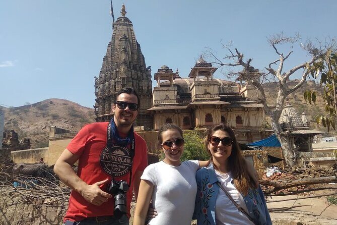 Jaipur- 1 Day Private Tour With Guide - Hawa Mahal and Jantar Mantar: two icons, two very different reasons