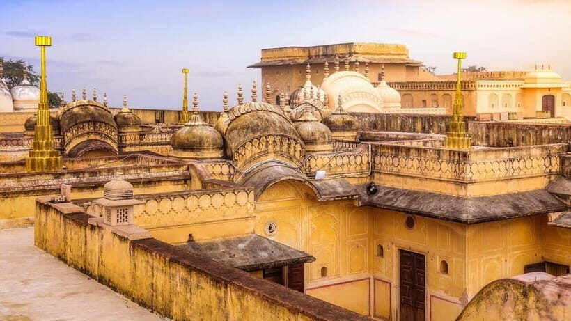 Jaipur: 4 Hours Nahargarh and Jaigarh Forts Tuk-Tuk Tour - Jaigarh Fort: Gardens, Architecture, and the World’s Largest Cannon on Wheels